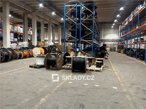 Pronájem skladu / haly, 1 560 m² - 0