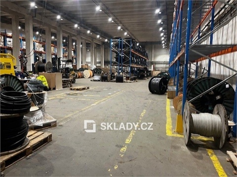 Pronájem skladu / haly, 1 560 m² 2