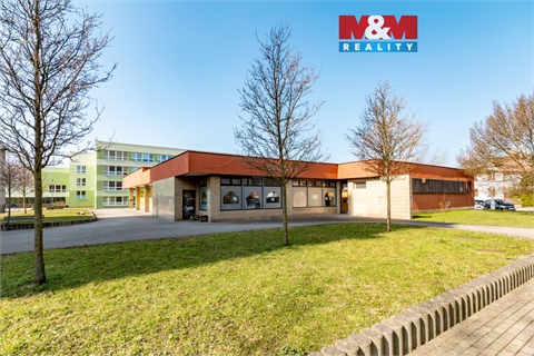 Prodej obchodních prostor, 1 150 m² 0