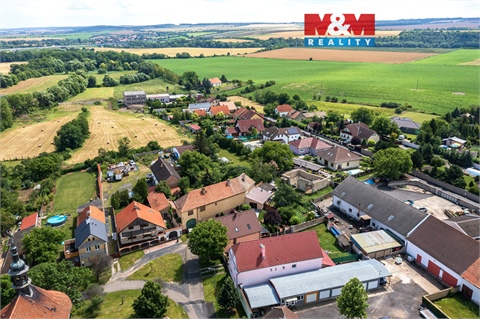 Prodej stavebního pozemku, 2 015 m² 0