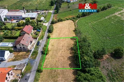Prodej stavebního pozemku, 1 007 m² 0