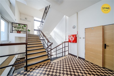 Pronájem kanceláře, 1 500 m² 6