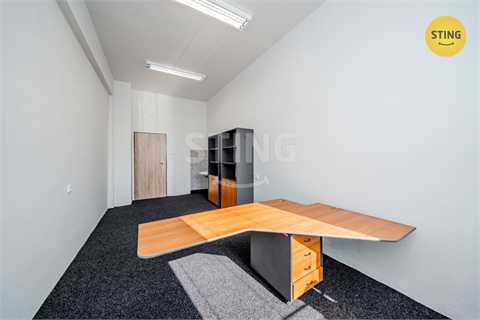 Pronájem kanceláře, 1 500 m² 0