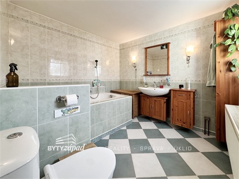 Prodej rodinného domu, 180 m² - 12