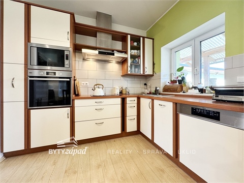 Prodej rodinného domu, 180 m² 6