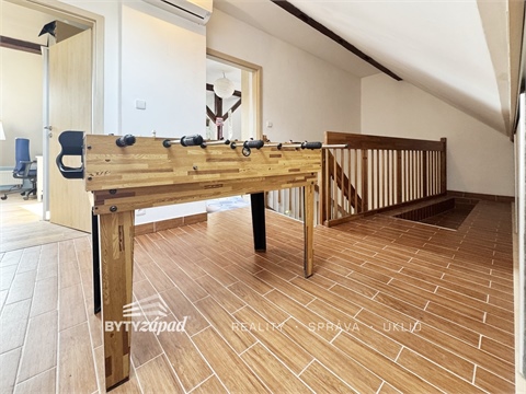 Prodej rodinného domu, 180 m² - 18