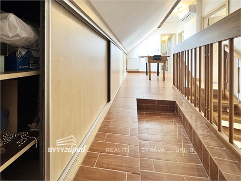 Prodej rodinného domu, 180 m² 18