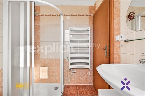 Prodej rodinného domu, 239 m² 6