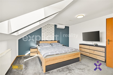 Prodej rodinného domu, 239 m² 2