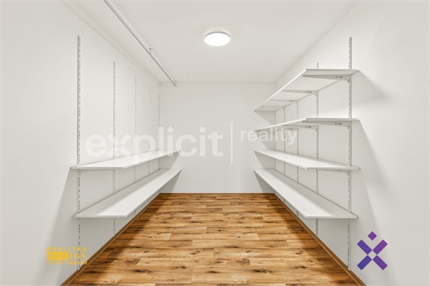 Prodej rodinného domu, 239 m² - 6