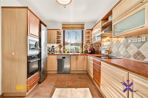 Prodej rodinného domu, 239 m² 0