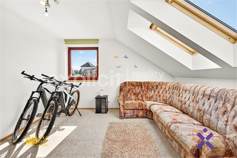 Prodej rodinného domu, 239 m² 8