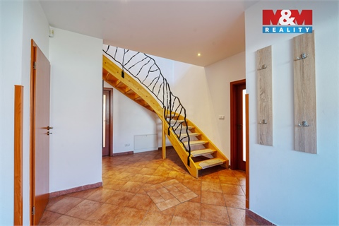 Prodej rodinného domu, 271 m² 16