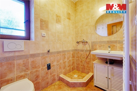 Prodej rodinného domu, 271 m² 14