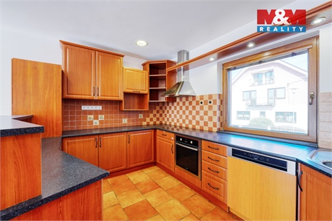 Prodej rodinného domu, 271 m² - 2