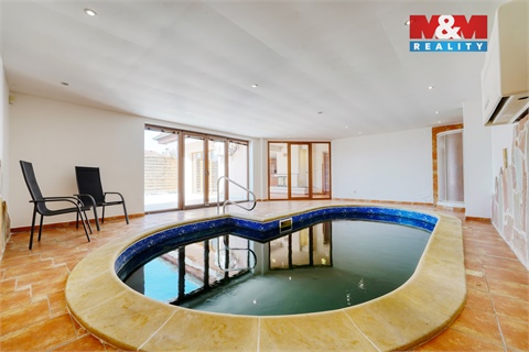 Prodej rodinného domu, 271 m² - 10