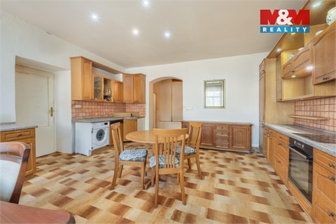 Prodej rodinného domu, 240 m² - 2