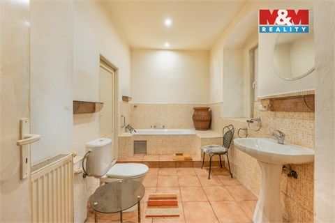 Prodej rodinného domu, 240 m² - 10