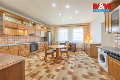 Prodej rodinného domu, 240 m² 2