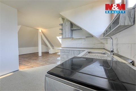 Prodej bytu 4kk, 108 m² - 0