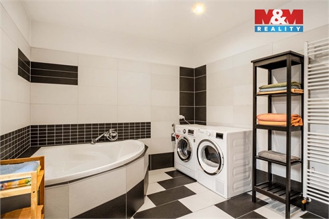 Prodej rodinného domu, 235 m² 4