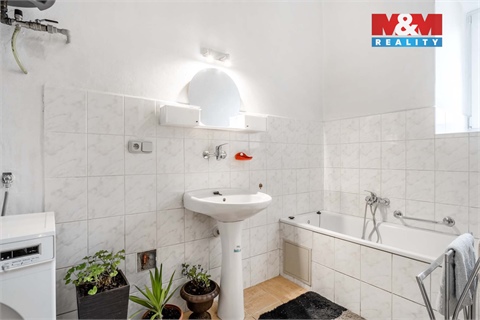 Prodej rodinného domu, 235 m² - 12