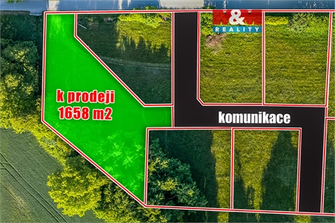Prodej stavebního pozemku, 1 658 m² 0