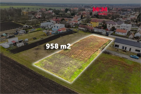 Prodej stavebního pozemku, 958 m² 0