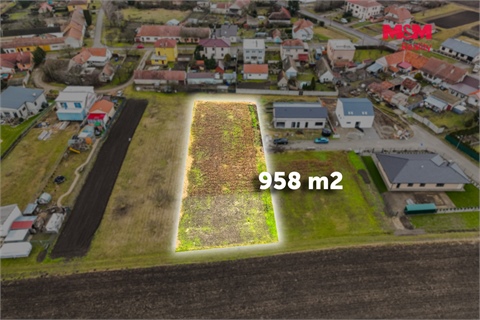 Prodej stavebního pozemku, 958 m² 2
