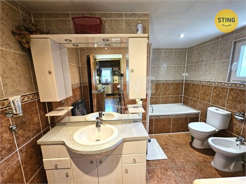 Prodej rodinného domu, 210 m² - 4