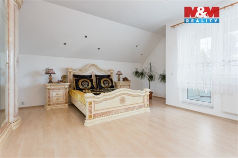 Prodej rodinného domu, 350 m² 6