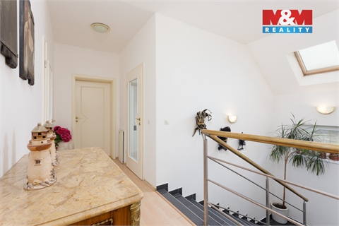 Prodej rodinného domu, 350 m² - 16