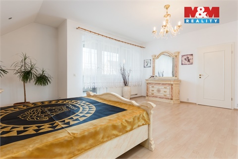 Prodej rodinného domu, 350 m² - 4