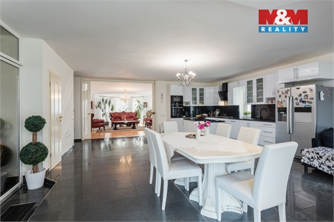 Prodej rodinného domu, 350 m² 4