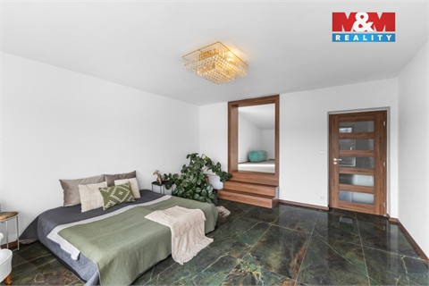 Prodej rodinného domu, 180 m² - 10