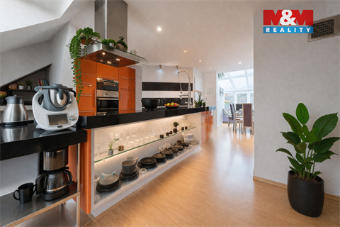 Prodej rodinného domu, 379 m² 4