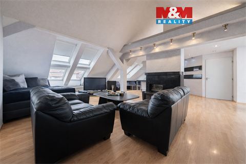 Prodej rodinného domu, 379 m² 0