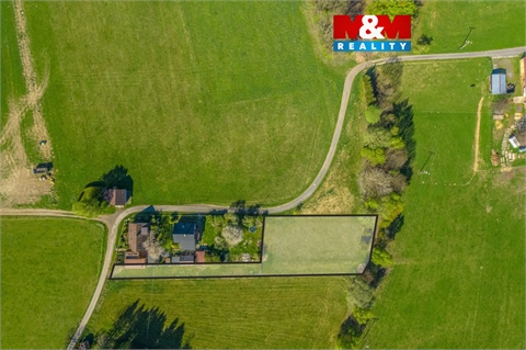 Prodej stavebního pozemku, 2 017 m² 0