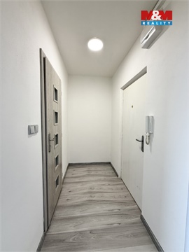 Pronájem bytu 1+1, 33 m² 6