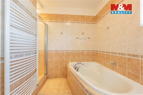 Prodej rodinného domu, 192 m² 24