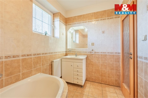 Prodej rodinného domu, 192 m² - 22