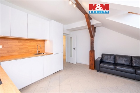 Pronájem bytu 5kk, 100 m² 0