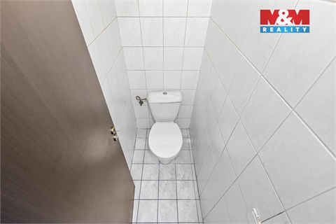 Pronájem obchodních prostor, 289 m² 24