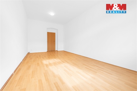 Pronájem bytu 1+1, 37 m² 2