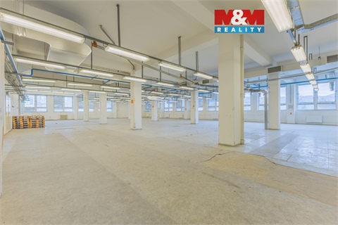 Pronájem skladu / haly, 724 m² 0