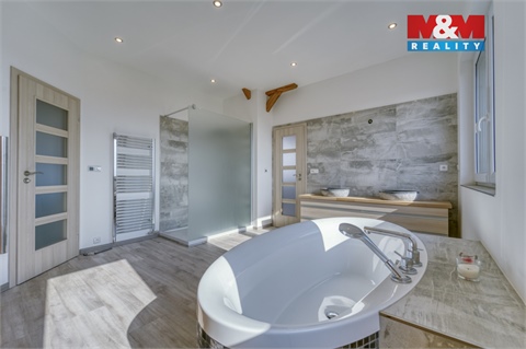 Prodej rodinného domu, 252 m² - 20