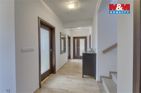 Prodej rodinného domu, 252 m² 10