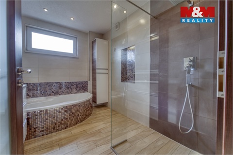 Prodej rodinného domu, 252 m² - 6