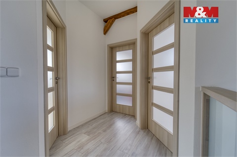 Prodej rodinného domu, 252 m² 24