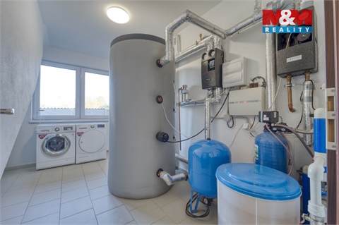 Prodej rodinného domu, 252 m² - 28